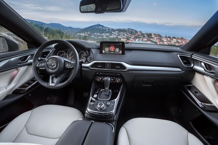 Торпедо Mazda CX-9 2017 года  (CIS) (фото 28 из 36)